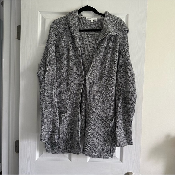 Size L Victoria's Secret Hooded Cable Knit Sweater Cardigan Gray - Picture 2 of 4